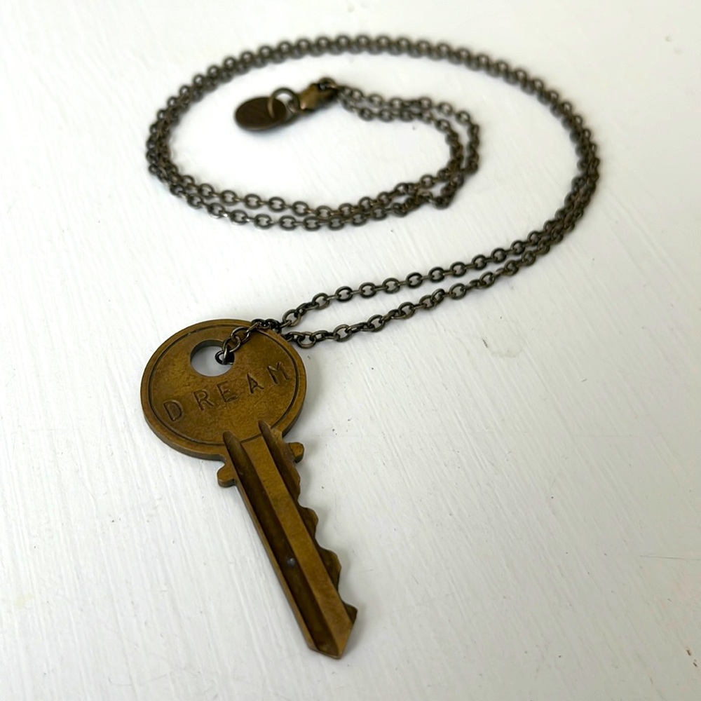DREAM necklace